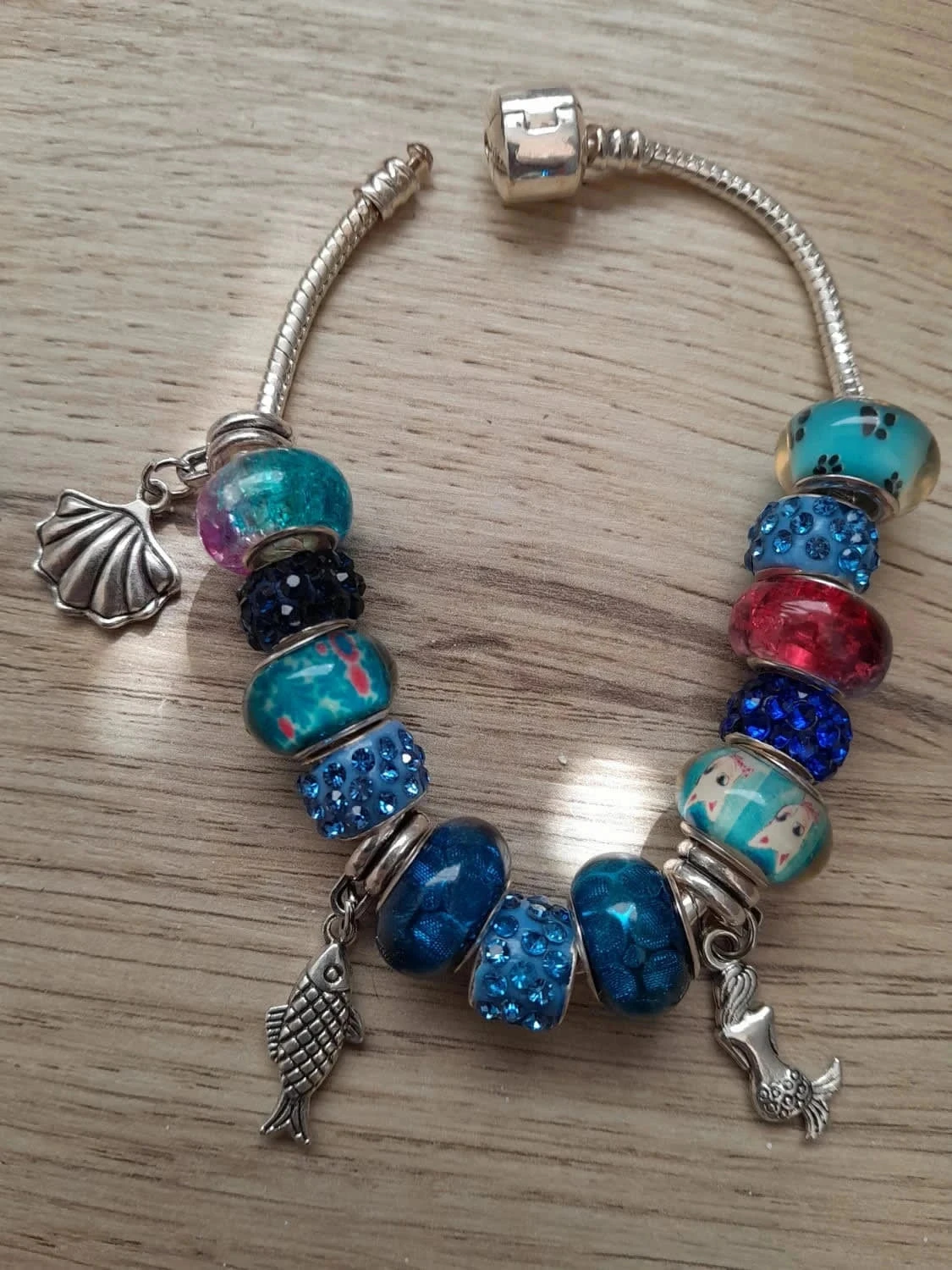 Bracelet bleu, avec sirène, poisson,coquillage - 19,5cm